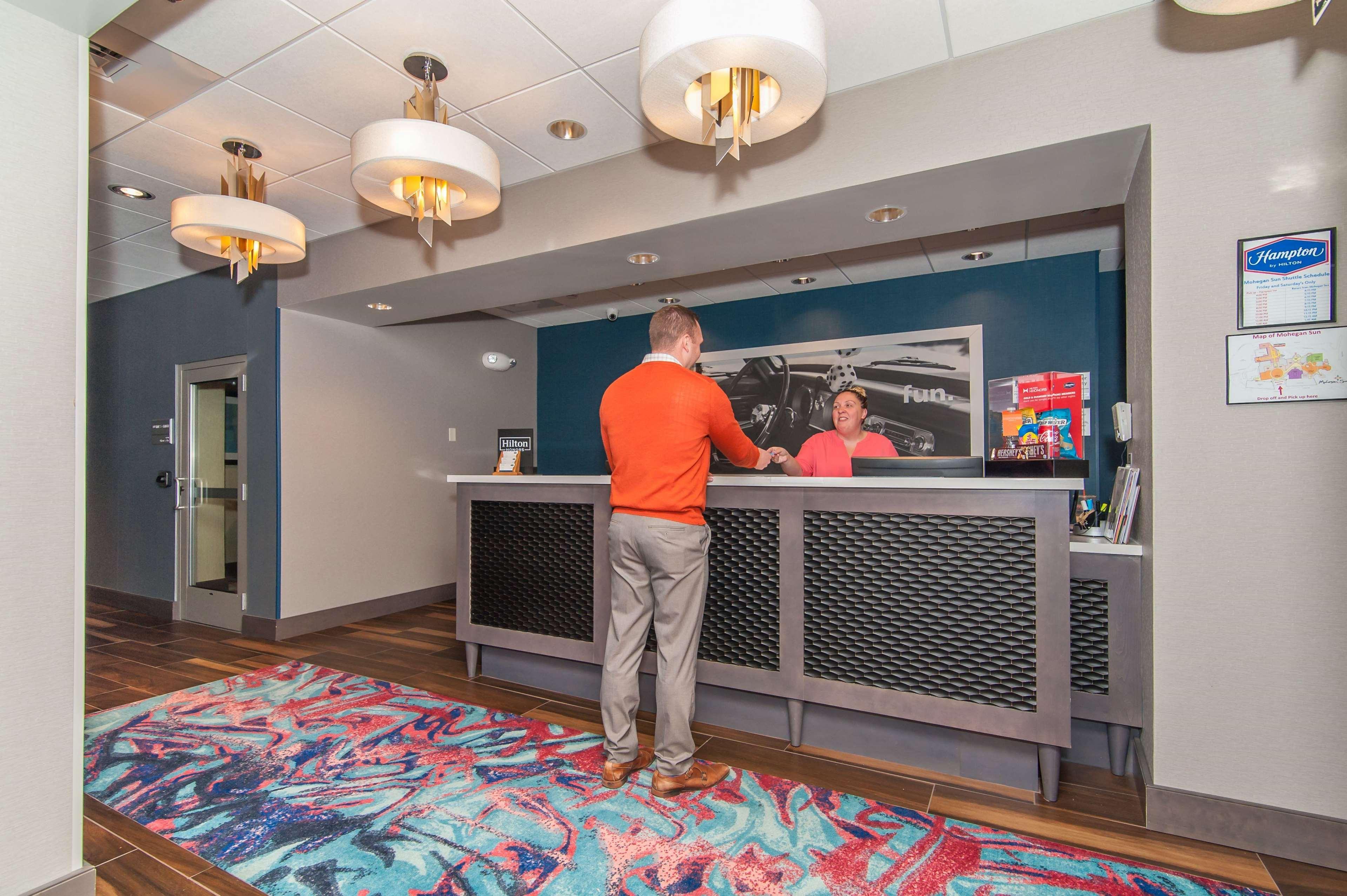 Hampton Inn Norwich Εξωτερικό φωτογραφία