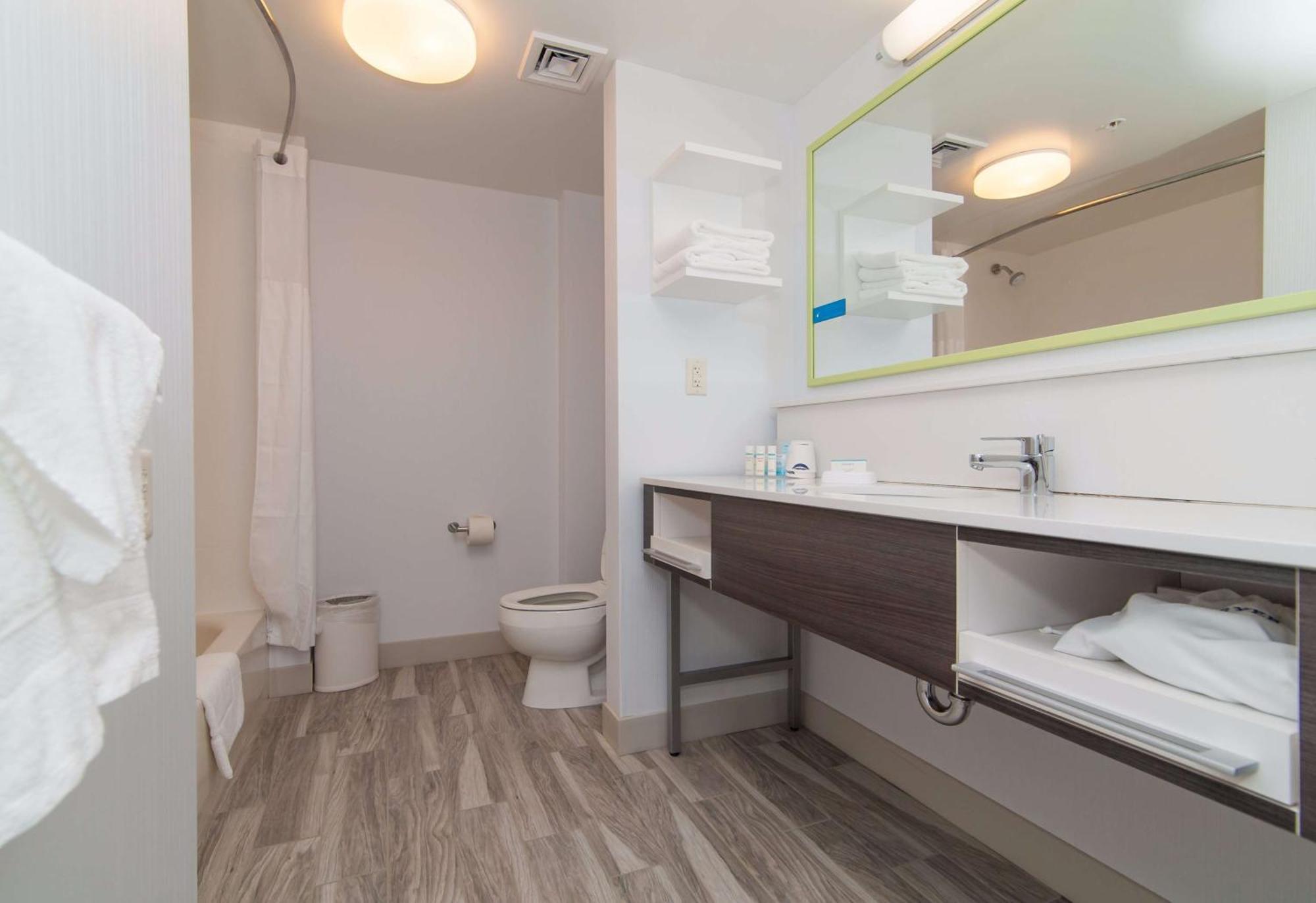 Hampton Inn Norwich Εξωτερικό φωτογραφία